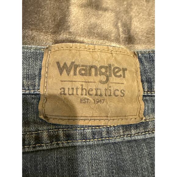 Wrangler Authentics Jeans Men 42 X 30 Blue Straight Leg Medium Wash Cotton Blend - Picture 9 of 12